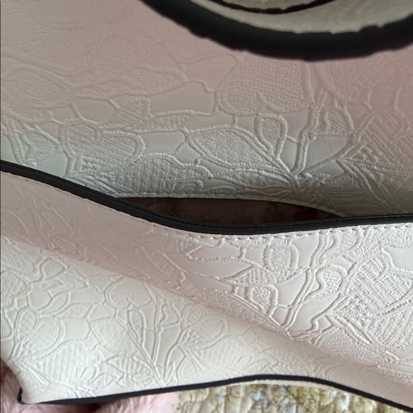 KARL LAGERFELD WHITE BOW FLORAL EMBOSSED BRAND NEW TOTE PURSE - Picture 11 of 11
